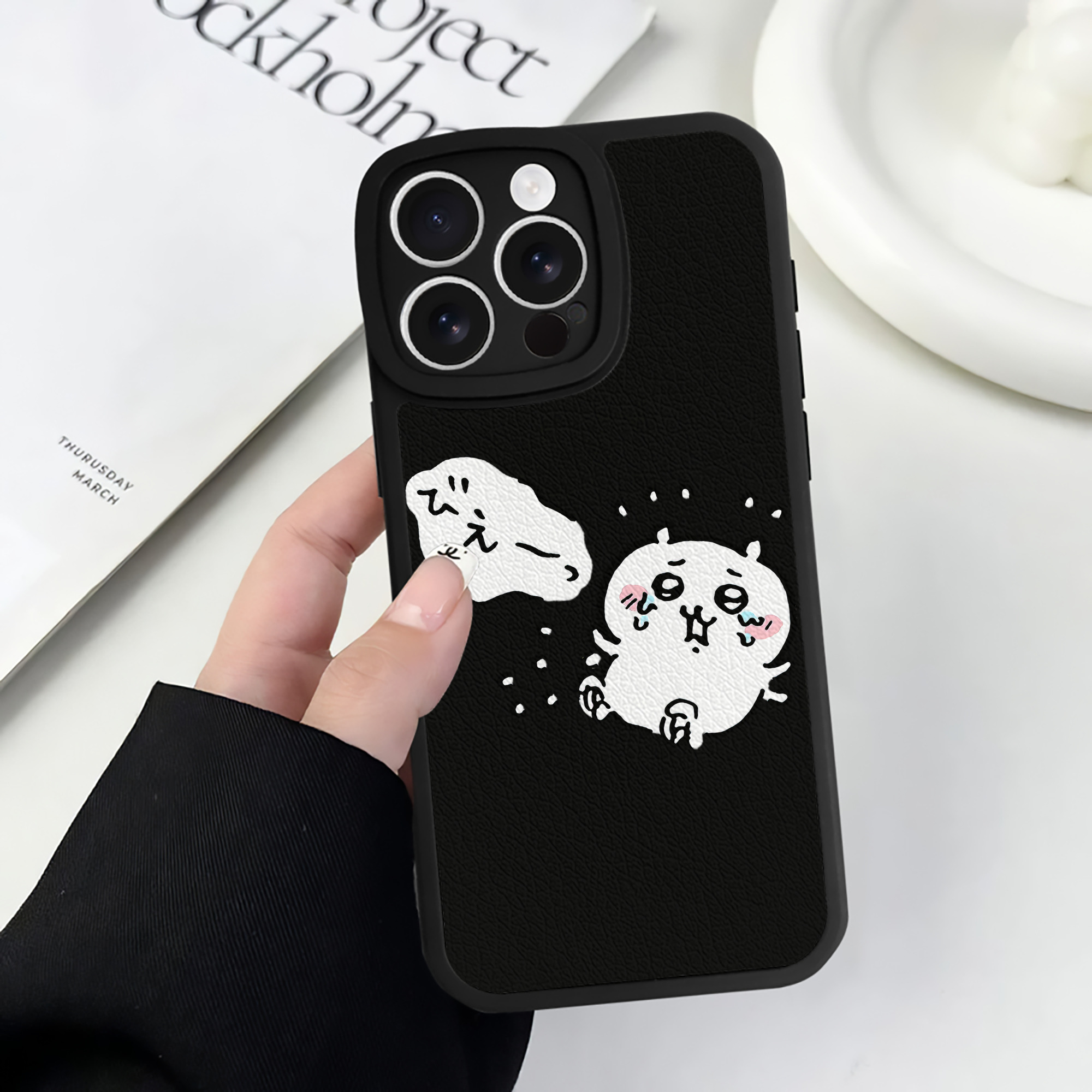 （画像用） ちいかわ ちいかわ Chii-kawa chiikawa 【iPhone 16シリーズ対応】シリコンスマホケース（レザー調） 材質：シリコン